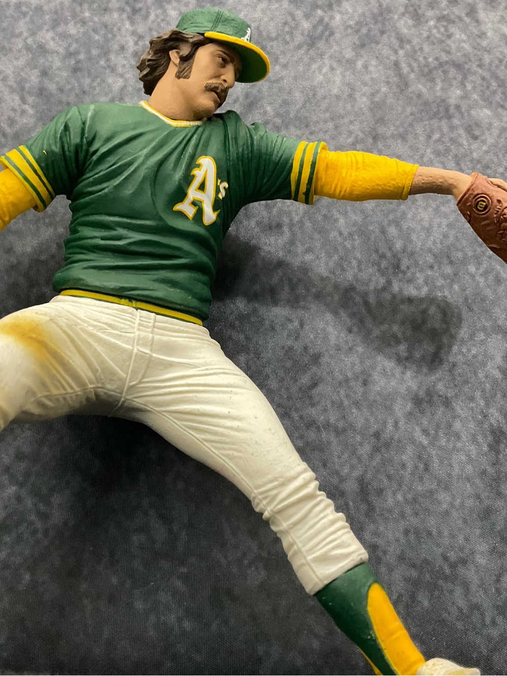 Macfarlen Catfish Hunter Oakland A's Pitcher Figurine - Picture 4 of 9